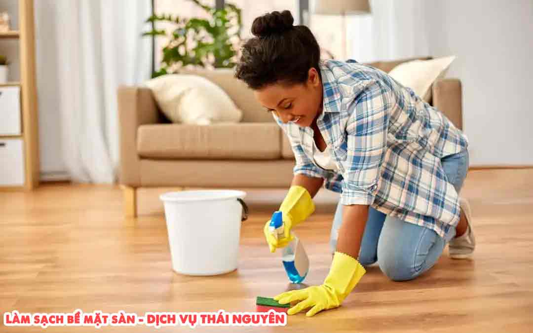 Làm sạch bề mặt sàn -Dịch vụ vệ sinh Thái Nguyên